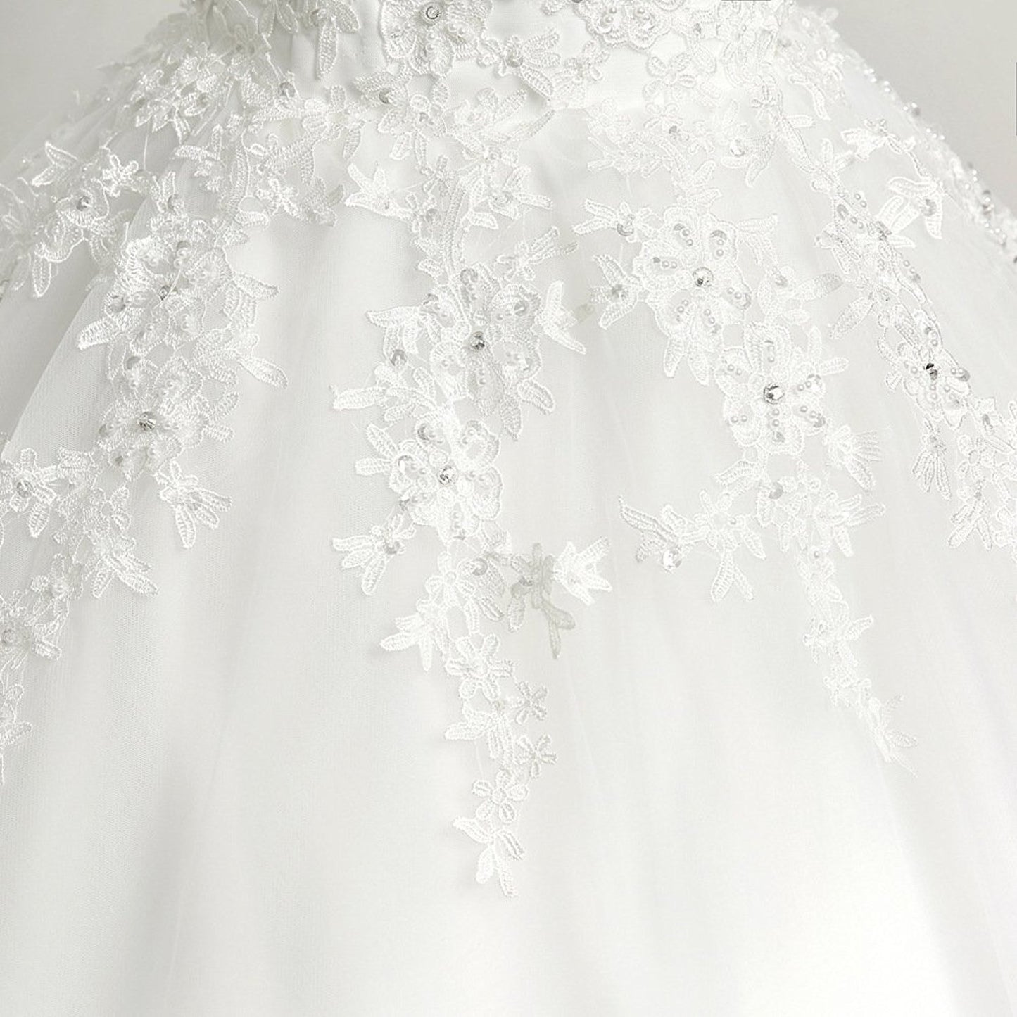 Nine Seven Appliques Round Neck Sleeveless Lace Up Floor Train A-Line Wedding Dress
