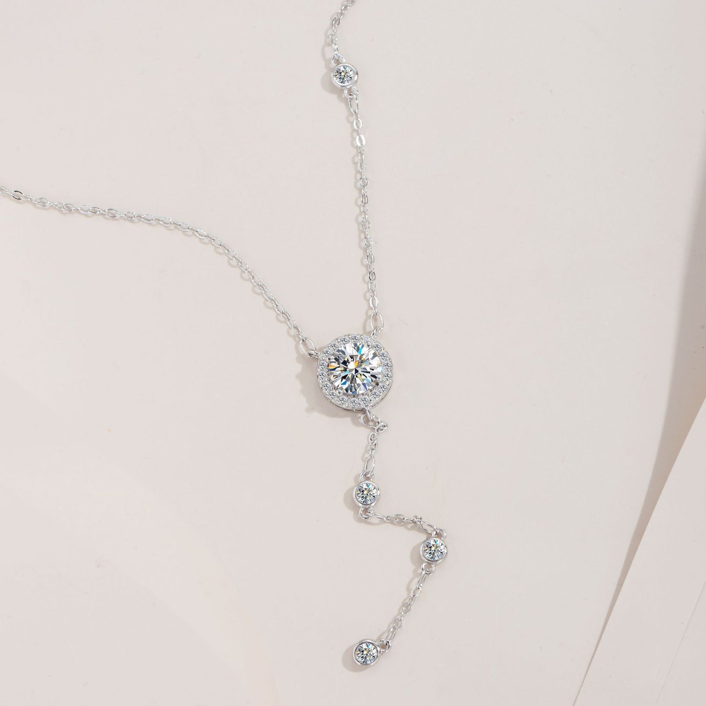 Moissanite Collarbone Necklaces for Women Glitter Pendant Necklace Gifts