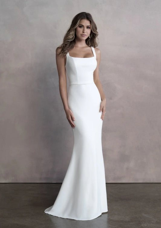 Nine Seven Straps Square Neck Buttons Modern Simple Design Lawn Beach Sheath Wedding Dress Customization