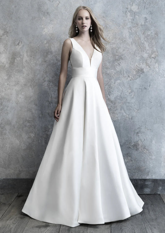 Nine Seven Plug V-Neck Straps A-Line Lawn Beach Wedding Dress Customization
