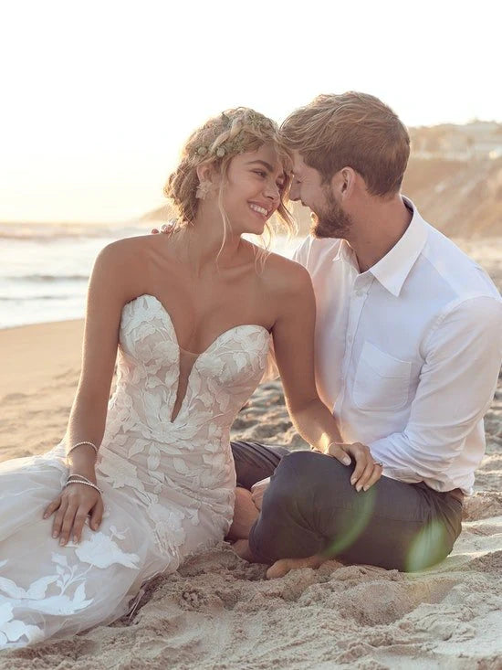 Nine Seven Appique Lace Plunging V-Neckline Strapless Bohemian Bridal Grown Mermaid Wedding Dress Customization