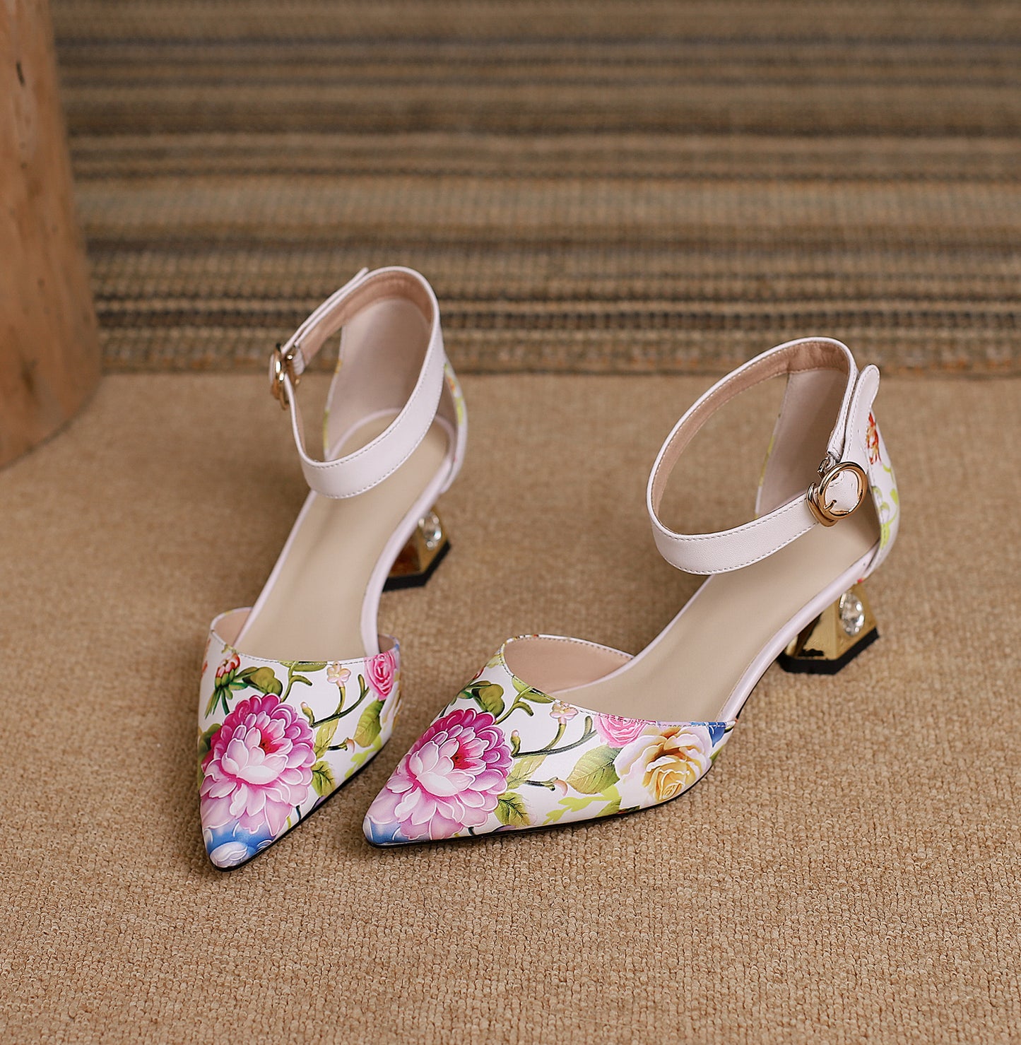 Women's Pointed Toe Flower Print Genuine Leather Handmade Buckle Low Chunky Heel Sandal Pumps